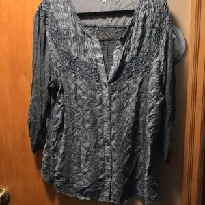 Women’s Button Down Shirt w/crocheted yolk size 1X
